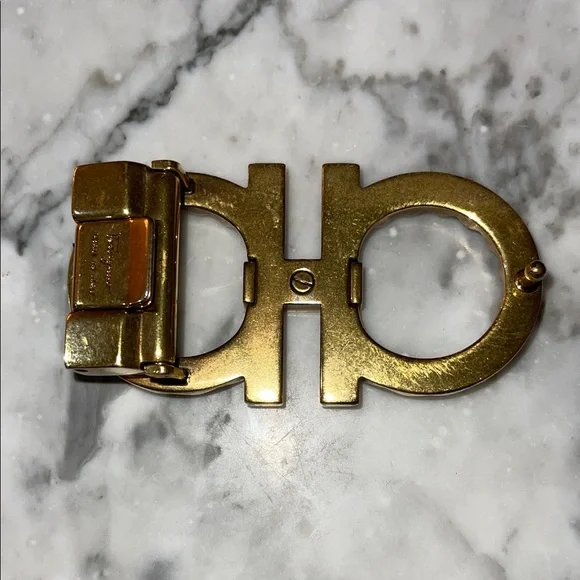 Salvatore Ferragamo Gold Textured Belt Buckle - Picture 2 of 4